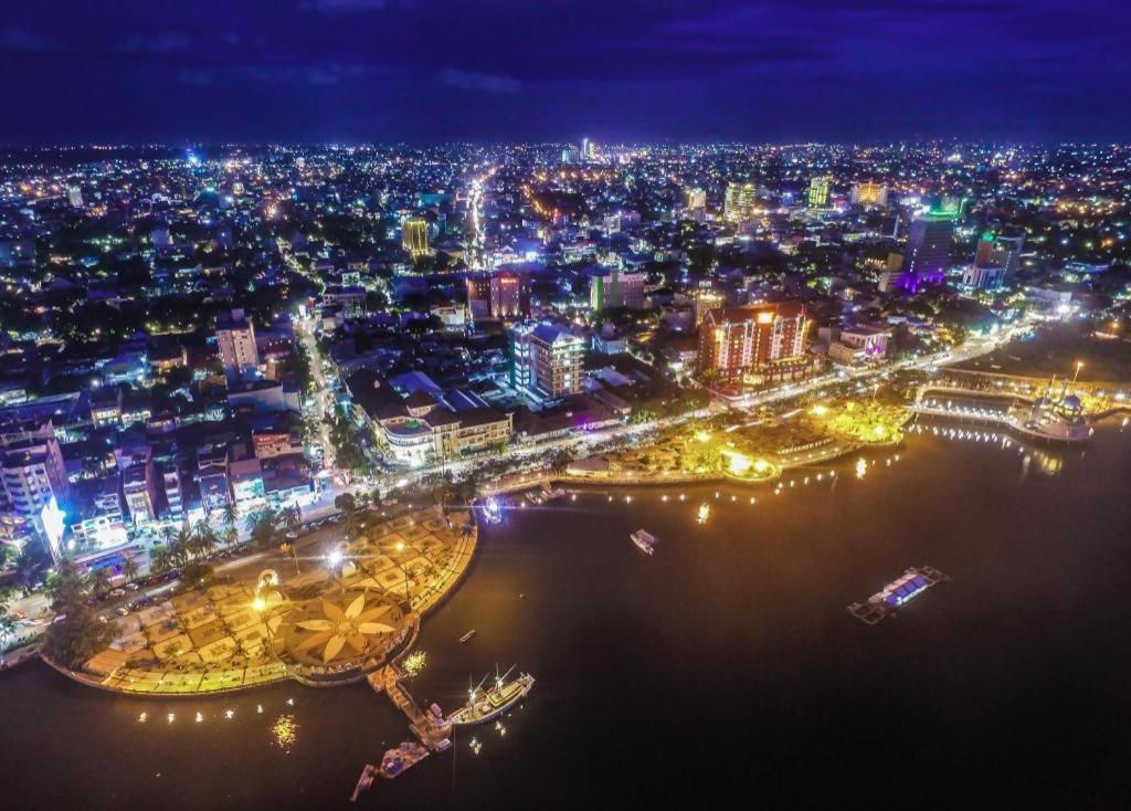 Hotel Astra Novilia Makassar Dış mekan fotoğraf