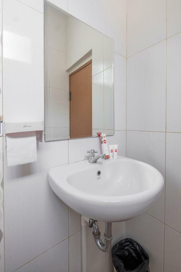 Hotel Astra Novilia Makassar Dış mekan fotoğraf
