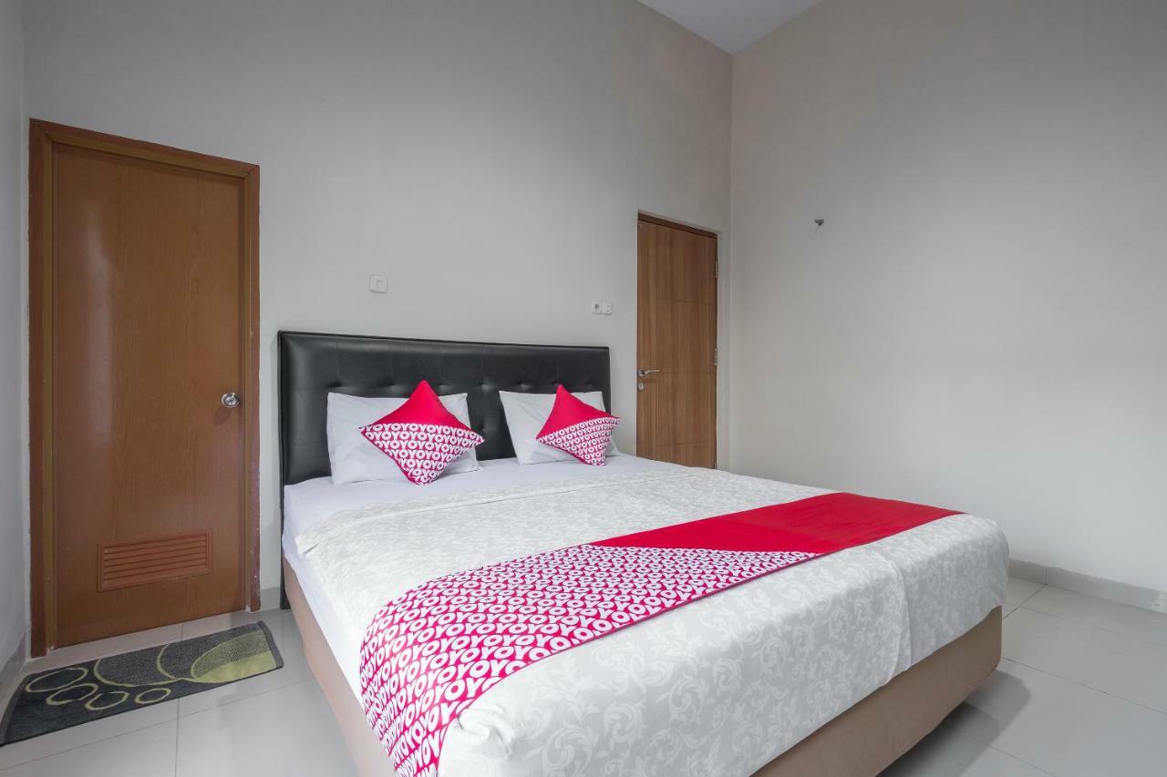 Hotel Astra Novilia Makassar Dış mekan fotoğraf