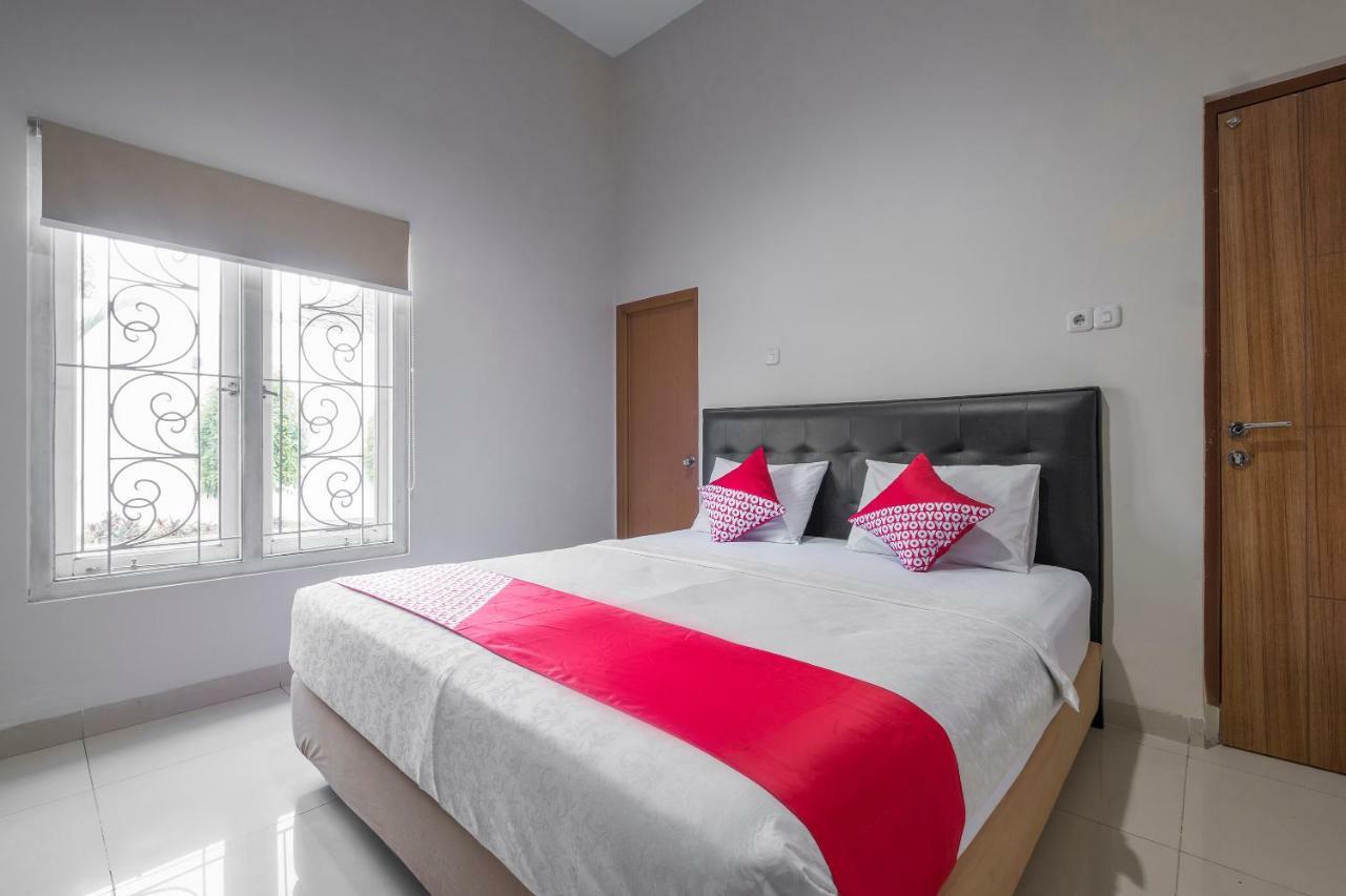 Hotel Astra Novilia Makassar Dış mekan fotoğraf