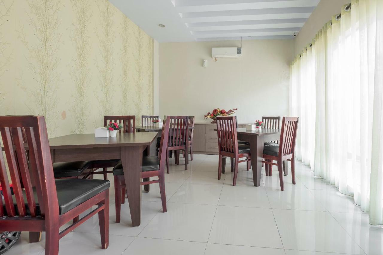 Hotel Astra Novilia Makassar Dış mekan fotoğraf