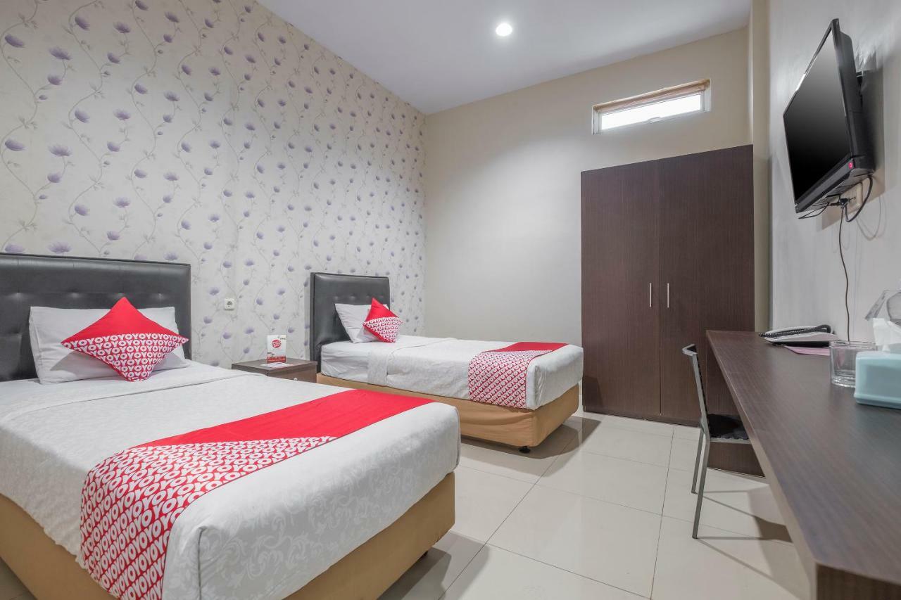 Hotel Astra Novilia Makassar Dış mekan fotoğraf